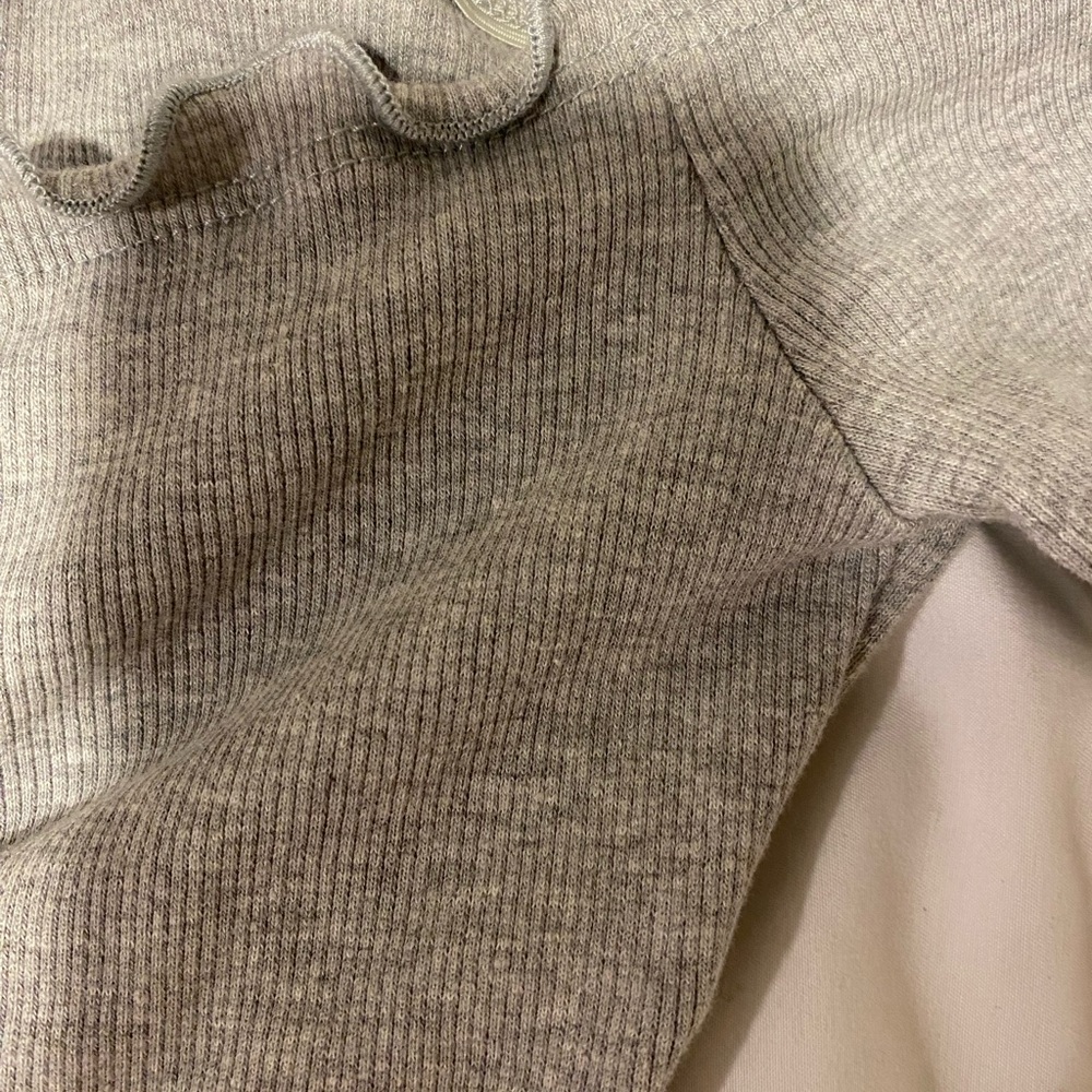 Gray Ribbed Ruffle Top - Picture 3 of 4